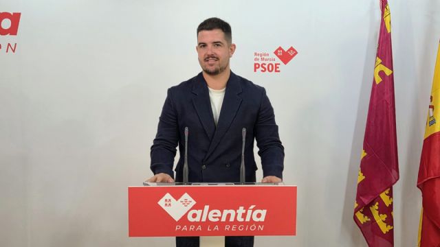 Miguel Ortega: 'López Miras ya ha elegido bando, el de los rentistas y los fondos buitre' Miguel Ortega: 'López Miras ya ha elegido bando, el de los rentistas y los fondos buitre'