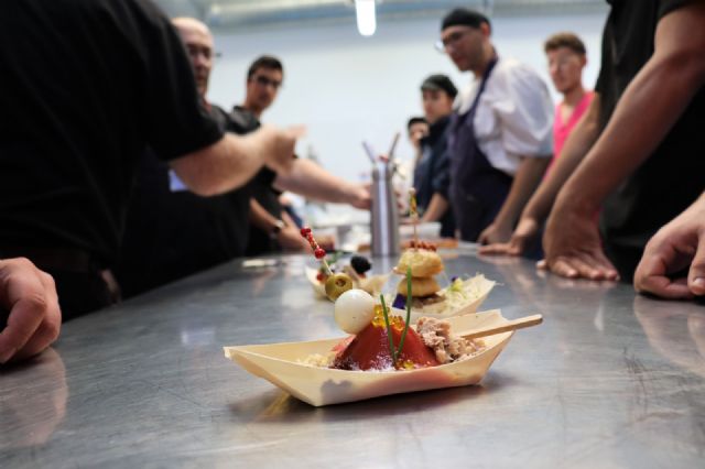 Los alumnos de la Escuela de Hostelería del Servicio de Empleo mostrarán sus creaciones en Murcia Gastronómica - 2, Foto 2