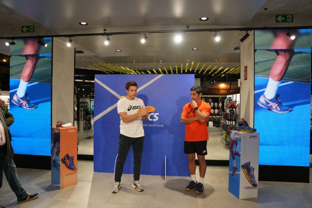 ASICS ‘pisa fuerte’ en la Flagship de Grupo Pādel Nuestro - 2, Foto 2