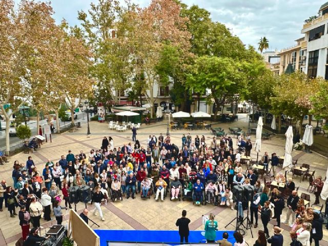 Cerca de un centenar de personas se suman a la jornada Lorca Capaz en conmemoración del Día Mundial de las Personas con Discapacidad - 1, Foto 1