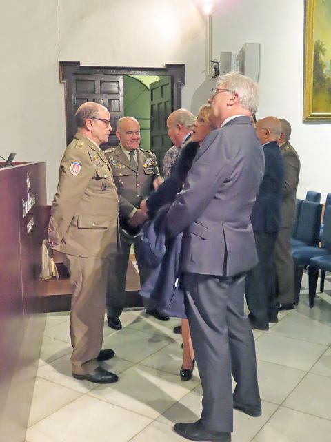 El centro explica que el premio tiene como finalidad reconocer y estimular públicamente a la persona, asociación, institución o entidad que promueva y fomente la difusión y conocimiento de la historia - 5, Foto 5