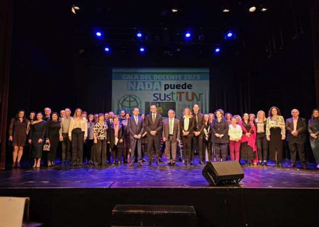 El Gobierno regional felicita a los homenajeados en la Gala del Docente organizada por ANPE - 1, Foto 1