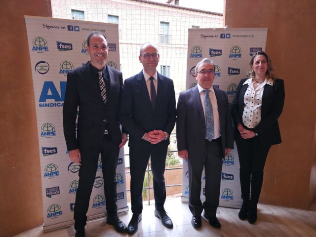 El Gobierno regional felicita a los homenajeados en la Gala del Docente organizada por ANPE - 2, Foto 2