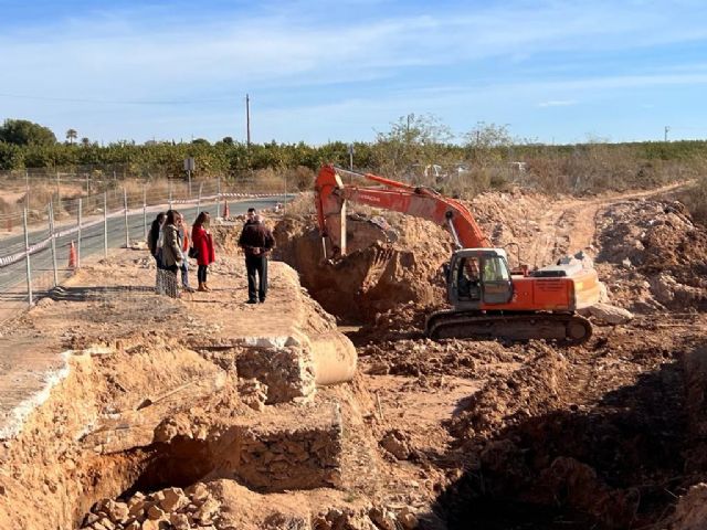 El arreglo del muro de la carretera de Casas Blancas reforzará la seguridad vial de sus usuarios y la de los 2.500 vecinos de Sucina - 3, Foto 3