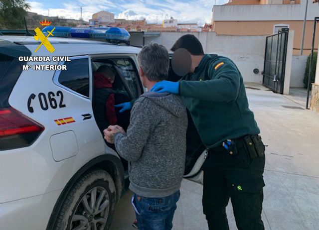 La Guardia Civil desmantela un grupo delictivo que cometió un atraco en un comercio de Bullas - 1, Foto 1