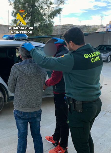 La Guardia Civil desmantela un grupo delictivo que cometió un atraco en un comercio de Bullas - 2, Foto 2