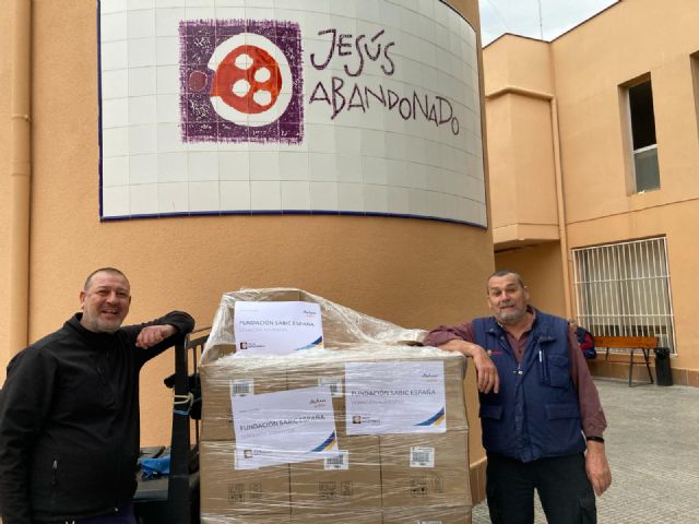 La Fundación SABIC España lleva a cabo su Campaña Solidaria con una donación de un pallet de cajas de aceite y cuarenta cestas de alimentos a Jesús Abandonado - 1, Foto 1