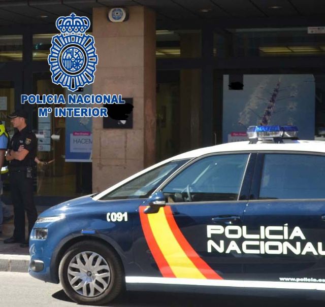 Detenido en las inmediaciones de una zona universitaria por traficar con drogas - 1, Foto 1