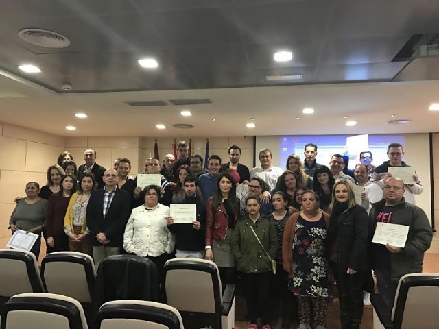 36 lorquinos en situación o riesgo de exclusión social han participado en los programas formativos INTEGRA y Curso de Habilidades Sociales de la Concejalía de Servicios Sociales - 1, Foto 1