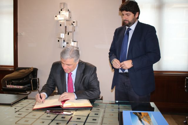 Fernando López Miras recibe al embajador de  Uruguay - 1, Foto 1