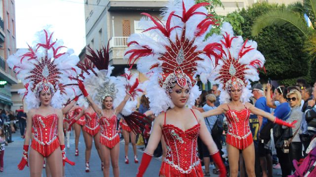 Las calles de Lorquí se llenan de música y color en su desfile de Carnaval - 1, Foto 1