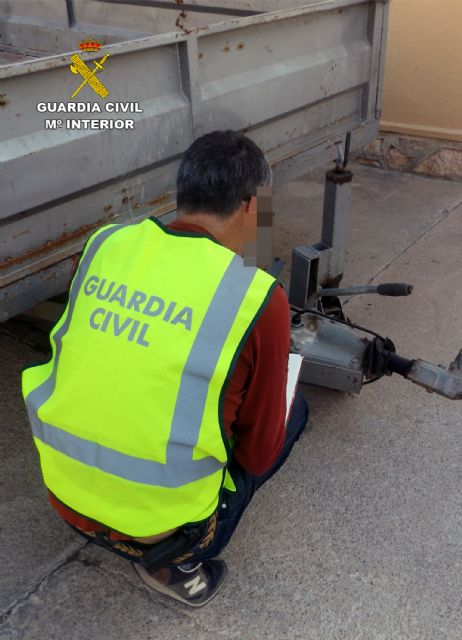 La Guardia Civil detiene a dos personas dedicadas a sustraer objetos en fincas y granjas de Lorca - 3, Foto 3
