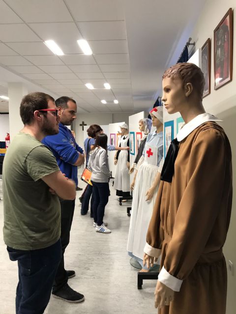 El Campus de la UCAM en Cartagena acoge una exposición de trajes históricos con motivo del Día Internacional de la Enfermería - 2, Foto 2