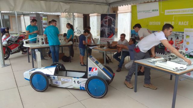 Feria de automoción para toda la familia en la Escuela de Industriales de la UPCT - 1, Foto 1