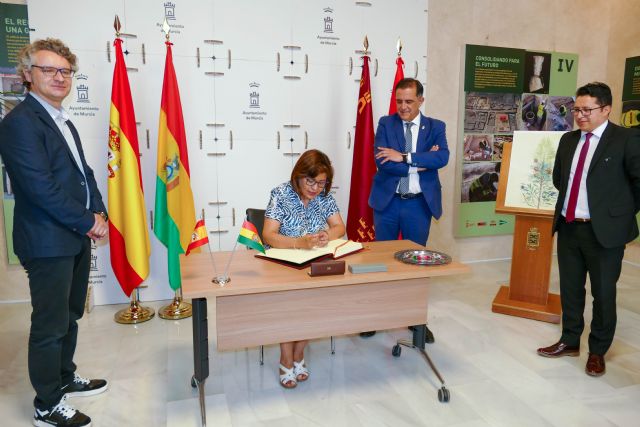 El Alcalde José Antonio Serrano recibe a la embajadora de Bolivia, Nardi Suxo - 4, Foto 4