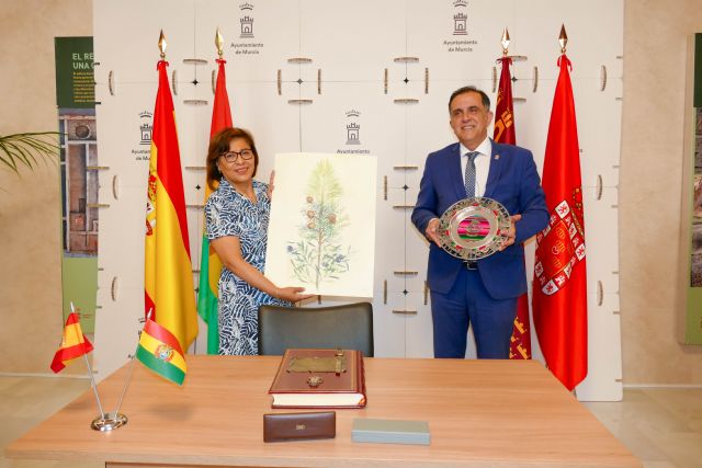 El Alcalde José Antonio Serrano recibe a la embajadora de Bolivia, Nardi Suxo - 5, Foto 5