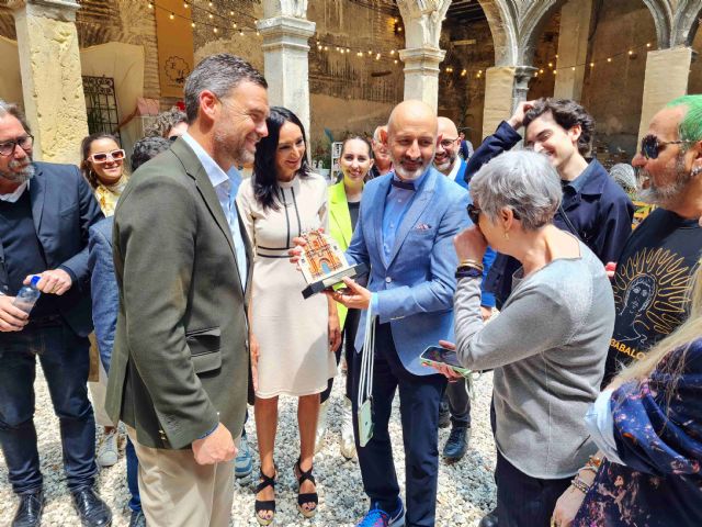 Más de diez fabricantes de calzado y complementos de moda venden sus últimas colecciones en el 'Youte Festival' de Caravaca - 3, Foto 3