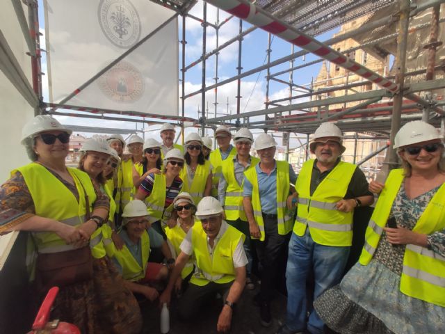 El Colegio de Economistas visita las obras de la fachada de la Catedral de Murcia a pocos meses de su finalización - 1, Foto 1