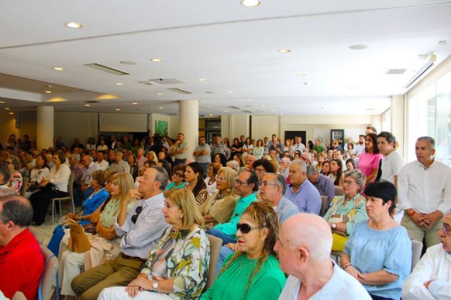 Lorca se vuelca con Cayetana Álvarez de Toledo en un multitudinario acto de defensa de la Constitución y en contra de la amnistía - 3, Foto 3