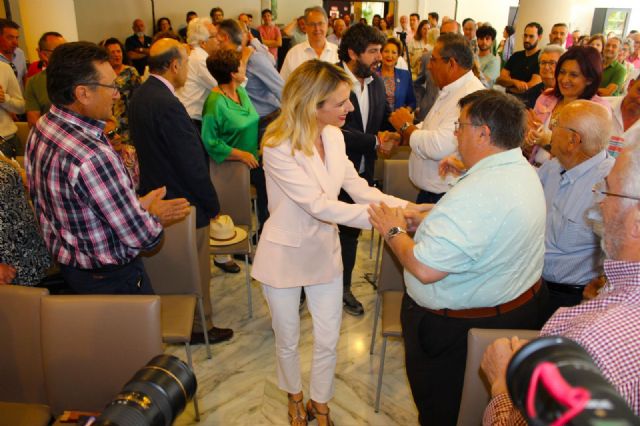 Lorca se vuelca con Cayetana Álvarez de Toledo en un multitudinario acto de defensa de la Constitución y en contra de la amnistía - 4, Foto 4