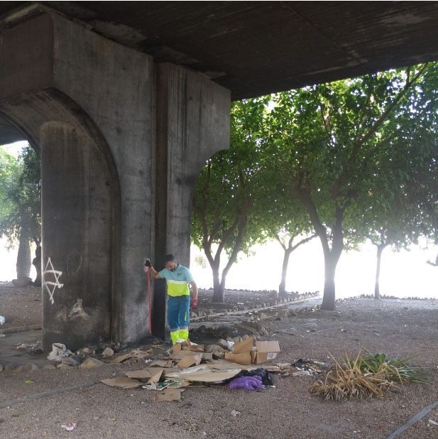 El túnel de la autovía A-30, en la avenida del Palmar, recibe una limpieza intensiva con el Plan Recupera - 1, Foto 1