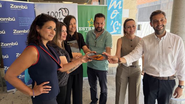 Tapería Mimo´s, ganador de las Jornadas Gastronómicas del Pimentón de Murcia D.O.P. en Lorca con una carrillada en salsa Oporto sobre base de crespillo Tapería Mimo´s, ganador de las Jornadas Gastronómicas del Pimentón de Murcia D.O.P. en Lorca con una carrillada en salsa Oporto sobre base de crespillo