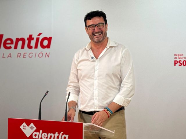 Ginés Ruiz presenta su precandidatura para encabezar el proyecto socialista a la Alcaldía de Murcia Ginés Ruiz presenta su precandidatura para encabezar el proyecto socialista a la Alcaldía de Murcia