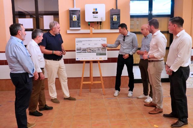 Santomera culmina la instalación de placas solares en edificios municipales para avanzar hacia un modelo energético más sostenible Santomera culmina la instalación de placas solares en edificios municipales para avanzar hacia un modelo energético más sostenible
