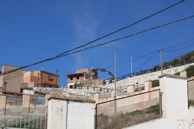 El vial de los Barrios Altos entra en la recta final con la demolición de la vivienda que mantenía paralizados los trabajos - 1, Foto 1