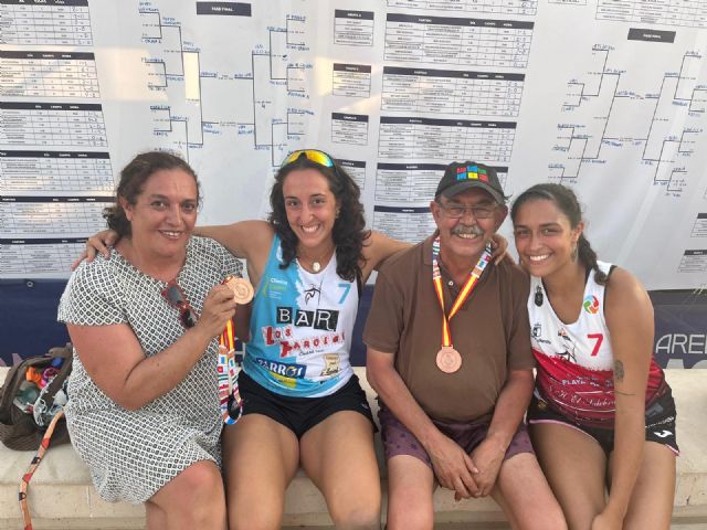 Paula y Marina Morales se cuelgan el bronce con el Beach Ciudad Real en el Campeonato de España de Balonmano Playa 2023 - 2, Foto 2