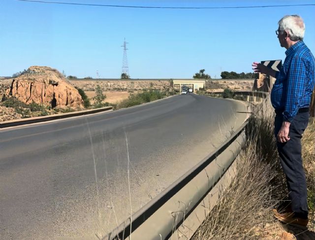 MC instará al Gobierno local a mejorar la señalización vertical y horizontal de las carreteras locales - 1, Foto 1