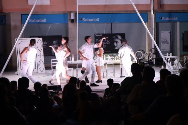 Fuego, danza, malabares, acrobacias y risas en la segunda noche del festival “Sal de Calle” - 2, Foto 2