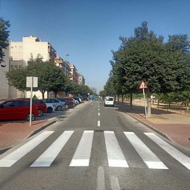 El repintado de la señalización mejora la seguridad vial en el entorno de los colegios - 1, Foto 1