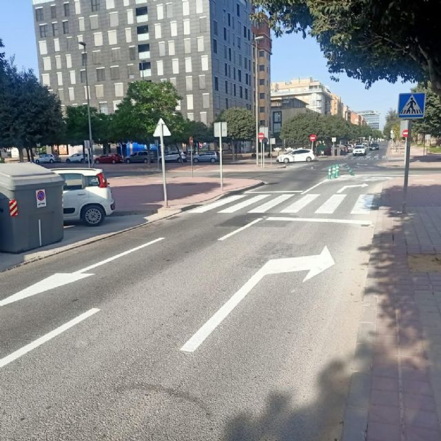 El repintado de la señalización mejora la seguridad vial en el entorno de los colegios - 2, Foto 2