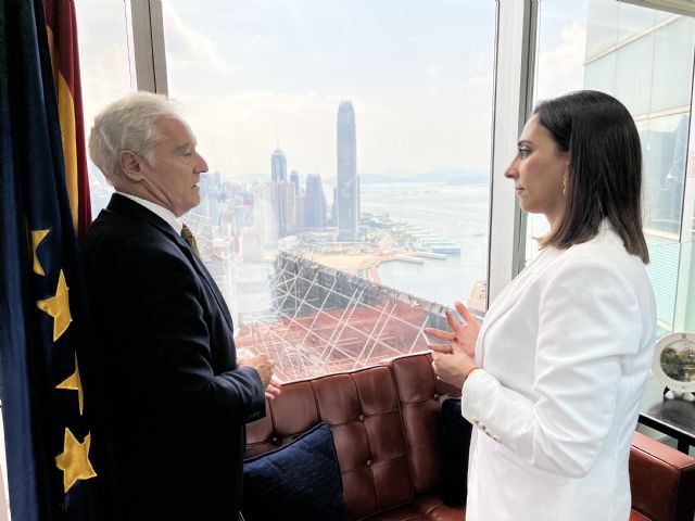 Sara mantiene un encuentro con el cónsul general de España en Hong Kong - 1, Foto 1