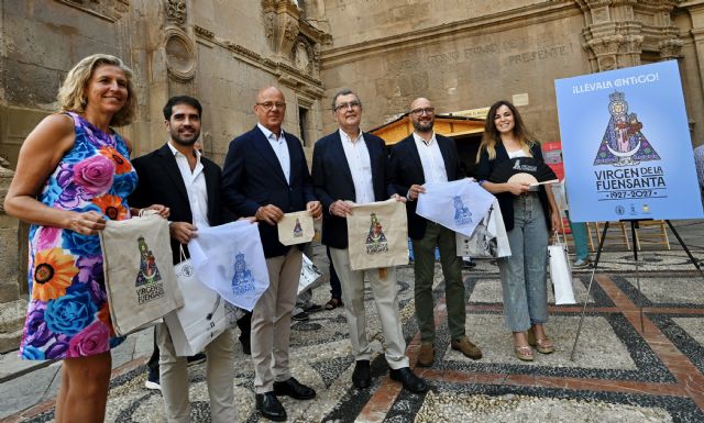 Una nueva imagen para que los murcianos lleven la Virgen de la Fuensanta consigo - 1, Foto 1