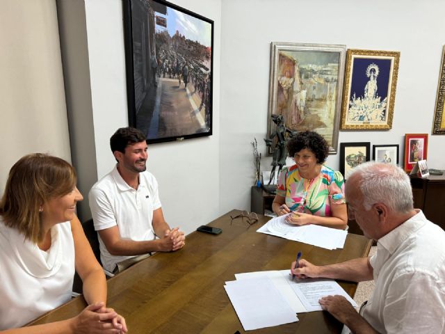 El Ayuntamiento de Puerto Lumbreras renueva el convenio de colaboración con el grupo Coros y Danzas 'Virgen del Rosario' - 2, Foto 2