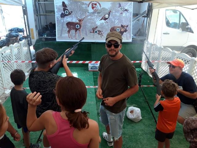 Podemos-Cieza lamenta la inclusión de actividades cinegéticas y taurinas dirigidas a los niños en el programa de la Feria - 1, Foto 1