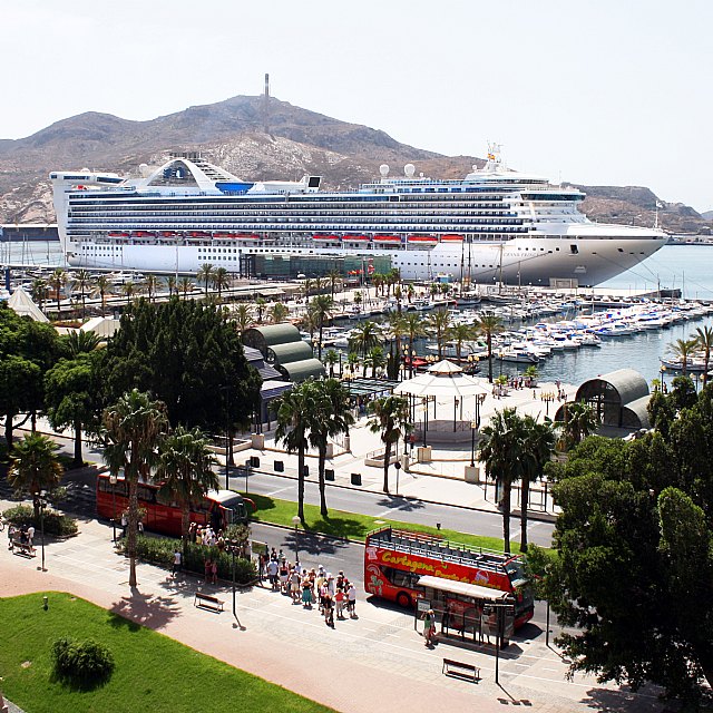 Septiembre arranca como el tercer mejor mes en número de cruceristas con cerca de 27.000 turistas a bordo de 17 buques - 1, Foto 1