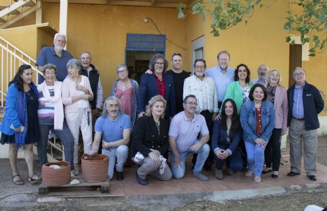 El Centro Alfarero La Estación de Argamasilla de Calatrava, vivió una maravillosa y cálida tarde otoñal de versos, barro, música y fotografía - 1, Foto 1