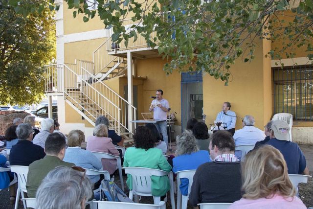 El Centro Alfarero La Estación de Argamasilla de Calatrava, vivió una maravillosa y cálida tarde otoñal de versos, barro, música y fotografía - 5, Foto 5