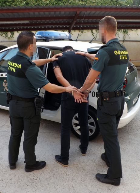 La Guardia Civil destapa una trama delictiva dedicada a cometer estafas inmobiliarias en viviendas del Mar Menor - 1, Foto 1