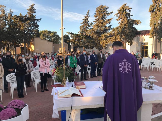 El cementerio acoge de nuevo la misa de los Fieles Difuntos - 1, Foto 1