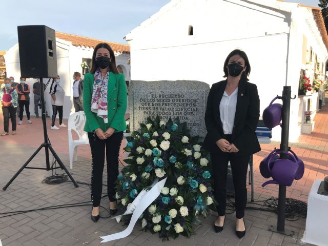 El cementerio acoge de nuevo la misa de los Fieles Difuntos - 2, Foto 2