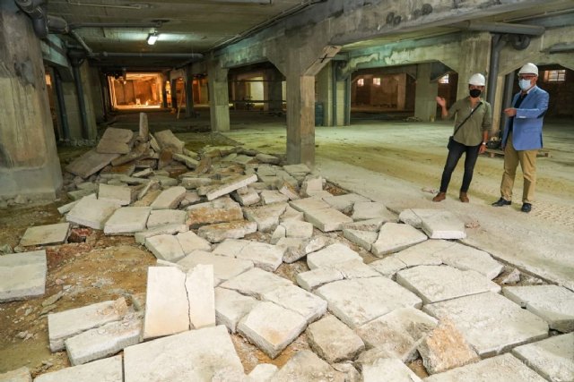 El arreglo de las fachadas y la instalación de fibra óptica entre las nuevas reformas previstas en el mercado de Santa Florentina - 1, Foto 1