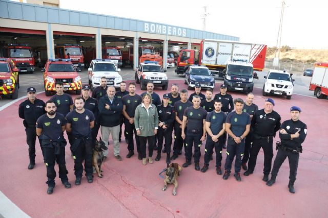 El Ayuntamiento desplaza a Valencia un contingente de 19 personas, nueve vehículos, drones y tres perros de rescate - 1, Foto 1