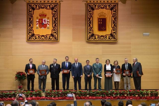 Pedro Antonio Sánchez: Debemos seguir el ejemplo de diálogo y unidad que dio lugar a la Constitución de todos los españoles - 1, Foto 1