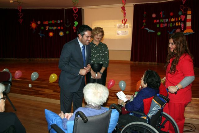 La Residencia Virgen de la Salud, cierra sus conmemoraciones del XVI aniversario, con el alcalde de Alcantarilla, en Déjame conocerte - 3, Foto 3