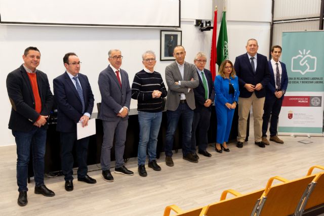 La Comunidad destaca su colaboración con la Universidad de Murcia en la formación del derecho al trabajo - 1, Foto 1