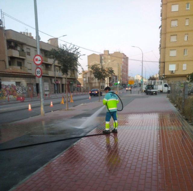 Plan de choque para mantener limpias las aceras de Ciudad de Almería y la carretera de El Palmar - 3, Foto 3